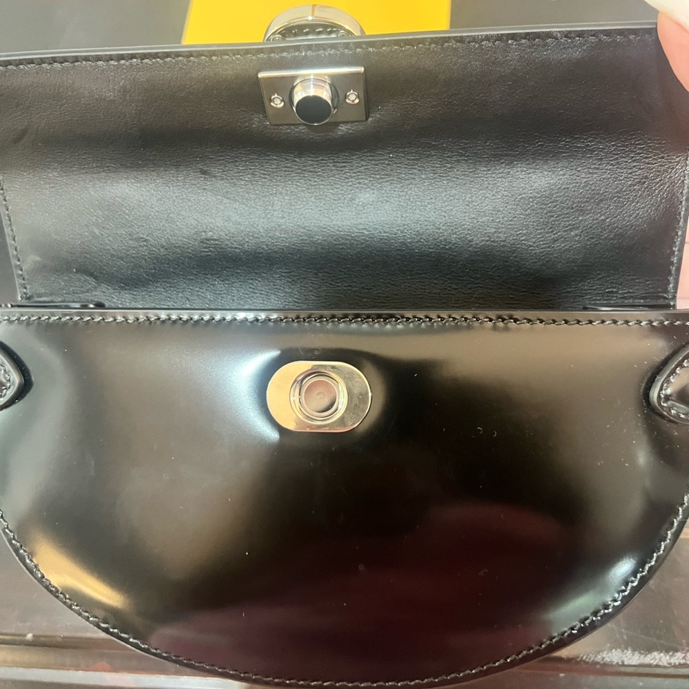 Gucci Half moon leather top handle bag NIB - Picture 4 of 13